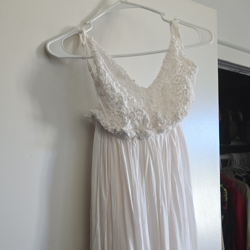 Elegant White Lace Dress